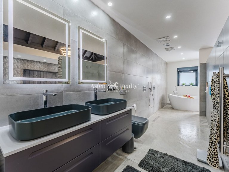 Villa for Sale in San Miguel, Tenerife 34