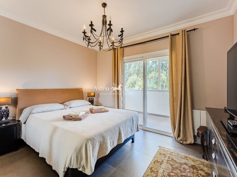 Villa for Sale in Playa De Las Américas, Tenerife 4