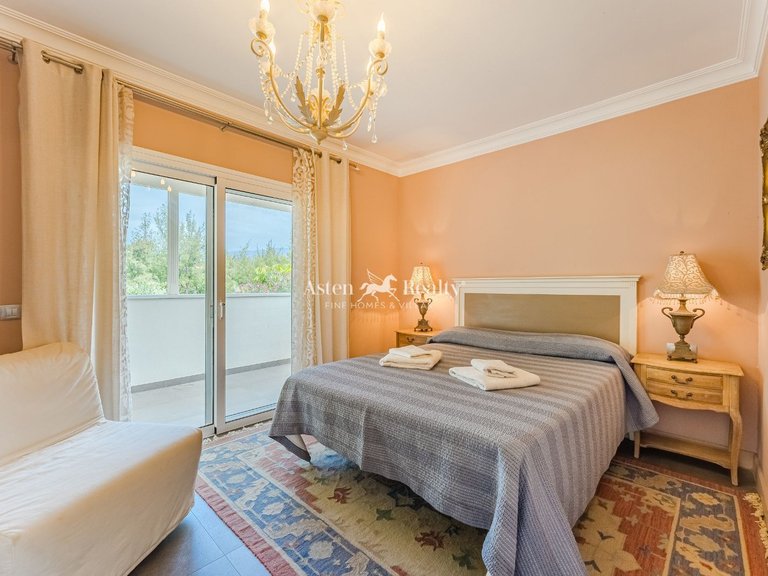 Villa for Sale in Playa De Las Américas, Tenerife 8