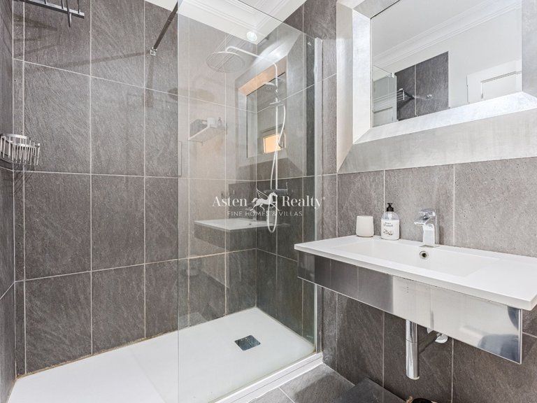 Villa for Sale in Playa De Las Américas, Tenerife 20