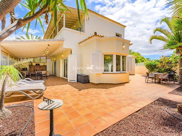 Villa for Sale in Playa De Las Américas, Tenerife 1