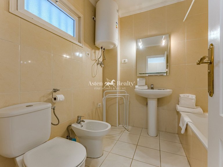 Apartment for Sale in San Eugenio Alto, Tenerife 13