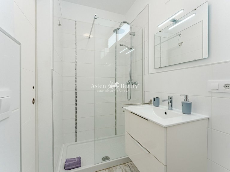 Apartment for Sale in San Eugenio Alto, Tenerife 12