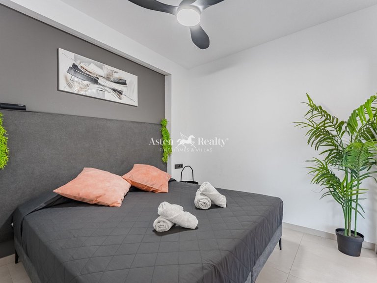 Apartment for Sale in Playa Paraíso, Tenerife 16