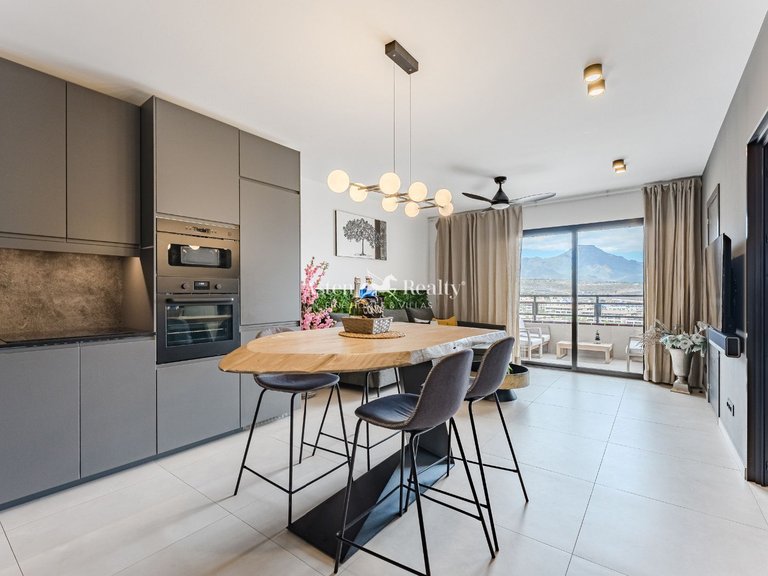 Apartment for Sale in Playa Paraíso, Tenerife 1