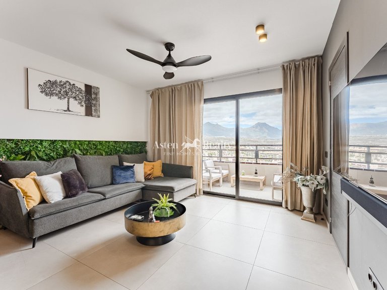 Apartment for Sale in Playa Paraíso, Tenerife 7