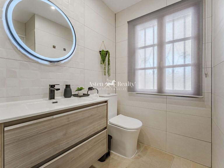 Apartment for Sale in San Eugenio Alto, Tenerife 13