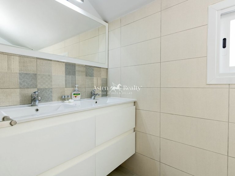 Penthouse for Sale in Playa De Las Américas, Tenerife 13