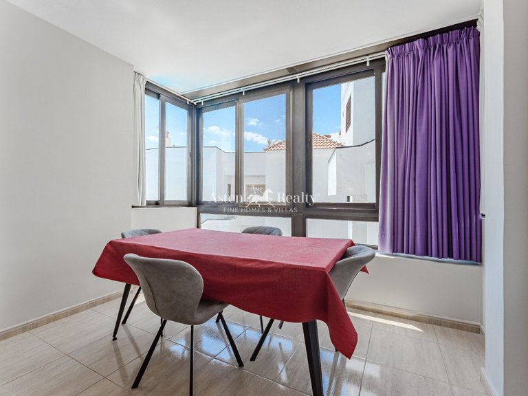 Apartment for Sale in Playa De Los Cristianos, Tenerife 3