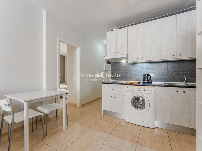 Apartment for Sale in Playa De Los Cristianos, Tenerife 9