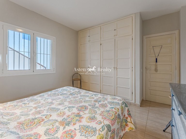 Apartment for Sale in Playa De Los Cristianos, Tenerife 12