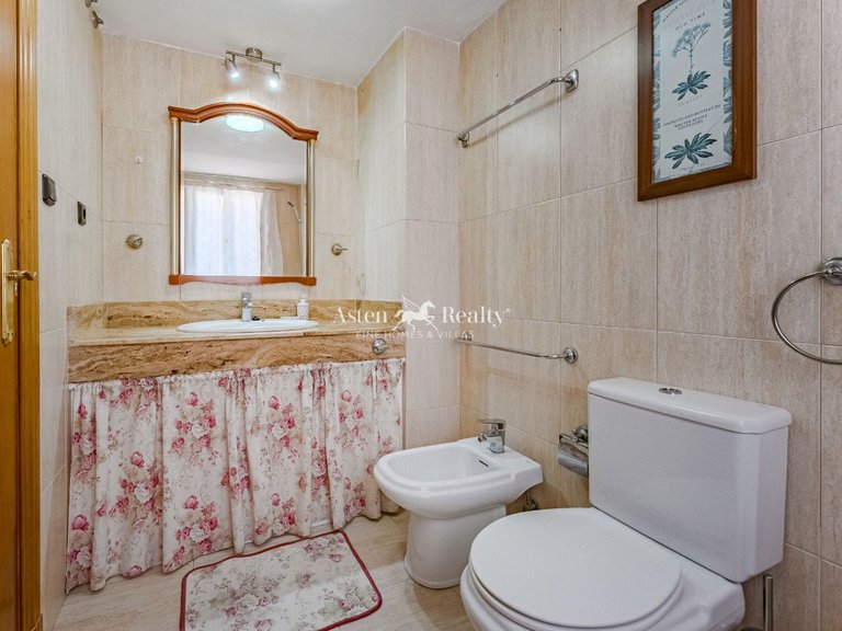 Apartment for Sale in Playa De Los Cristianos, Tenerife 18