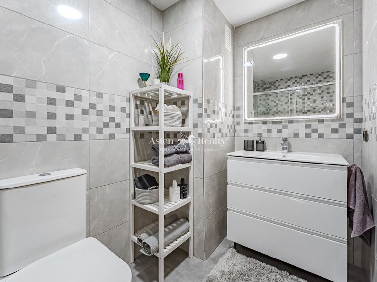 Apartment for Sale in Playa De Los Cristianos, Tenerife 22