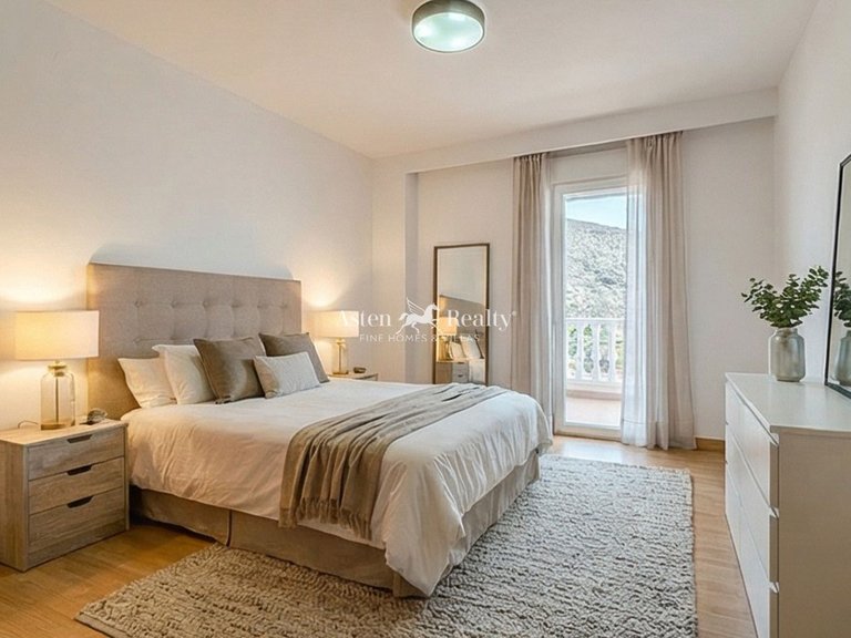 Penthouse for Sale in Los Cristianos, Tenerife 17