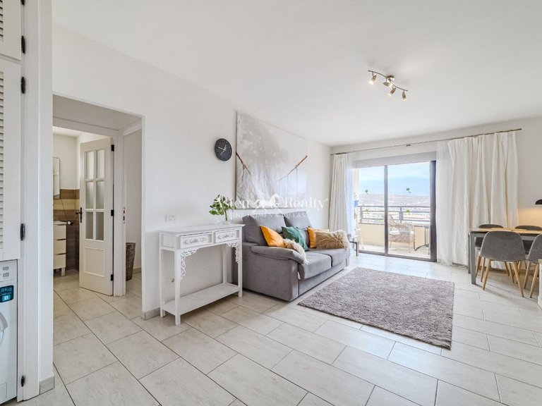 Apartment for Sale in Playa Paraíso, Tenerife 7