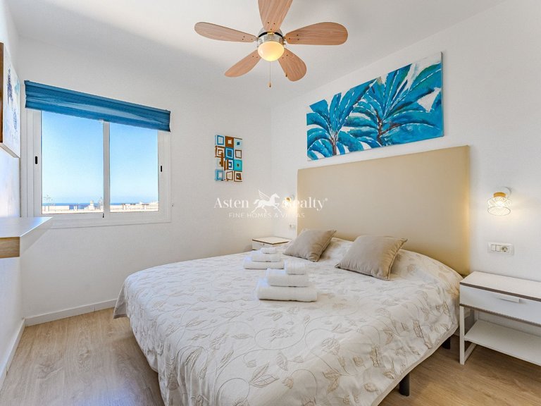 Apartment for Sale in Playa De Los Cristianos, Tenerife 7