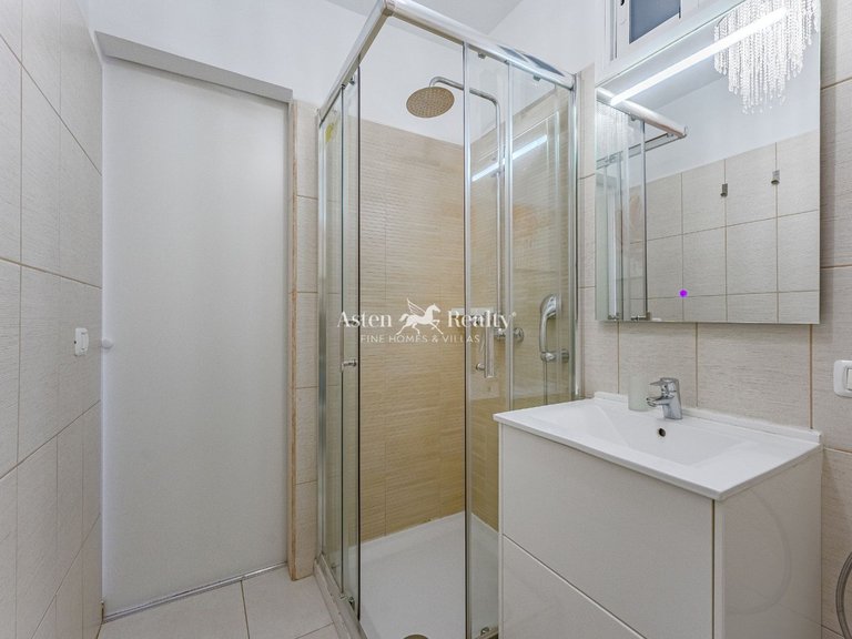 Apartment for Sale in Playa De Los Cristianos, Tenerife 9