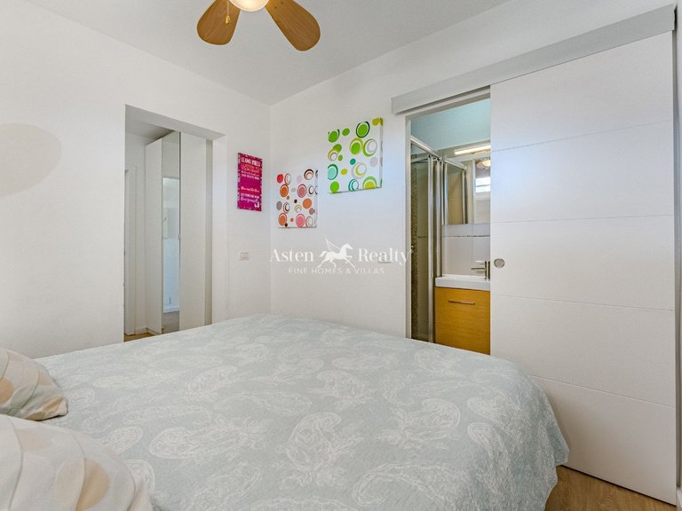 Apartment for Sale in Playa De Los Cristianos, Tenerife 11