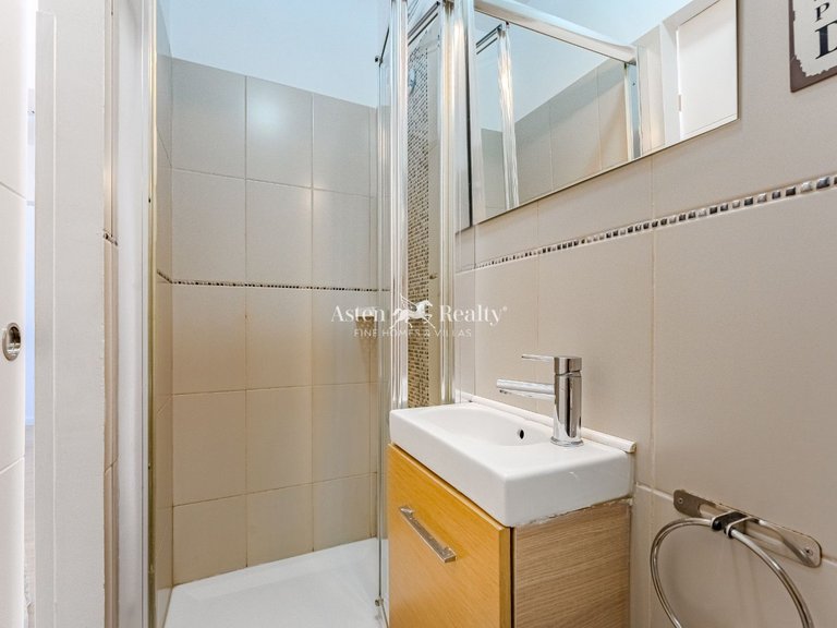 Apartment for Sale in Playa De Los Cristianos, Tenerife 12