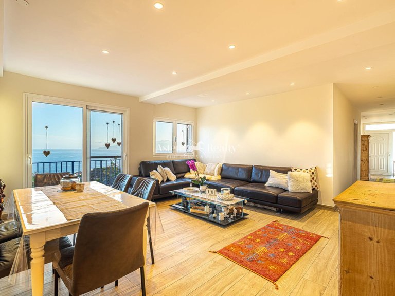 Villa for Sale in Acantilados De Los Gigantes, Tenerife 8