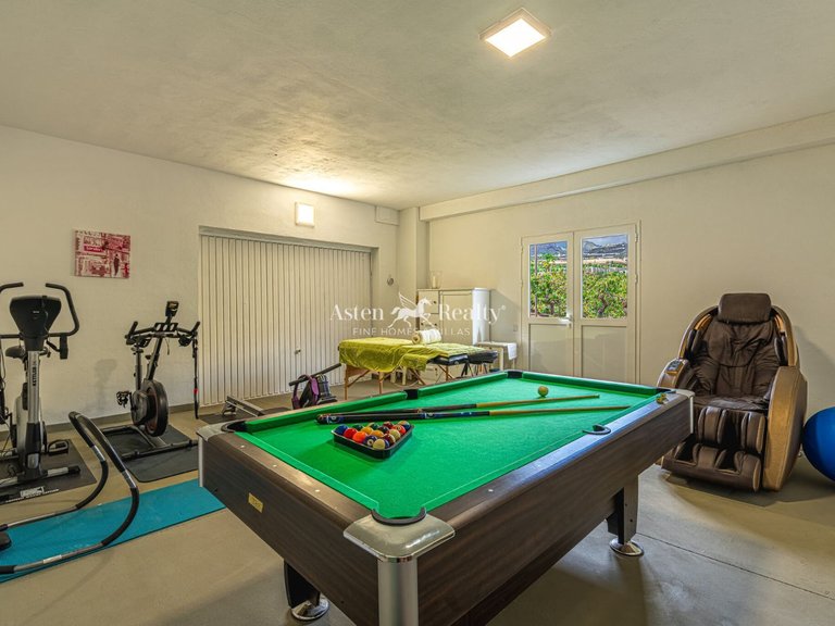 Villa for Sale in Acantilados De Los Gigantes, Tenerife 44