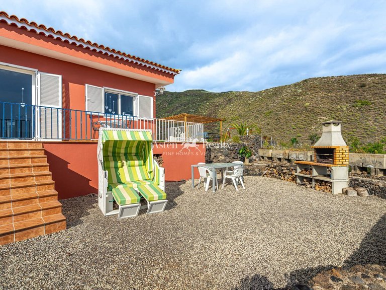Villa for Sale in Acantilados De Los Gigantes, Tenerife 30