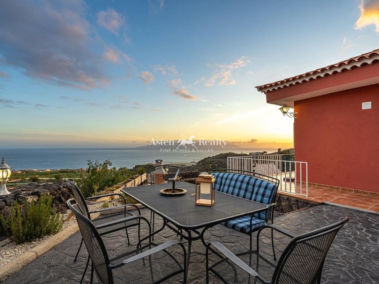 Villa for Sale in Acantilados De Los Gigantes, Tenerife 27