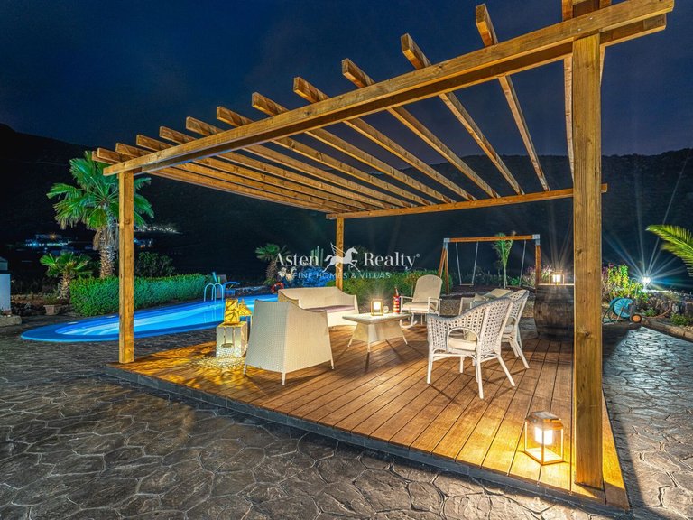 Villa for Sale in Acantilados De Los Gigantes, Tenerife 26