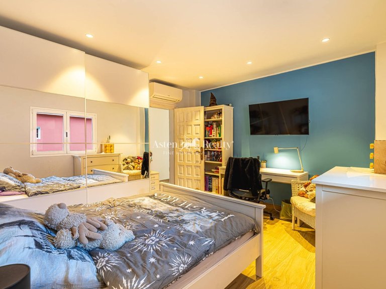 Villa for Sale in Acantilados De Los Gigantes, Tenerife 18