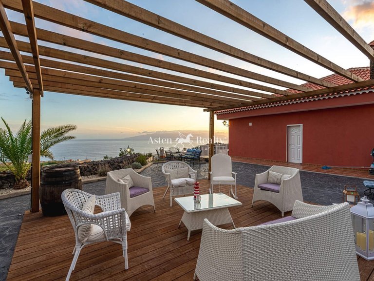 Villa for Sale in Acantilados De Los Gigantes, Tenerife 25