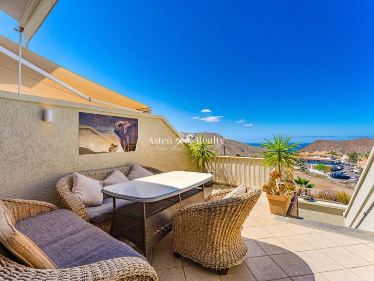 Town House for Sale in Chayofa, Tenerife 1