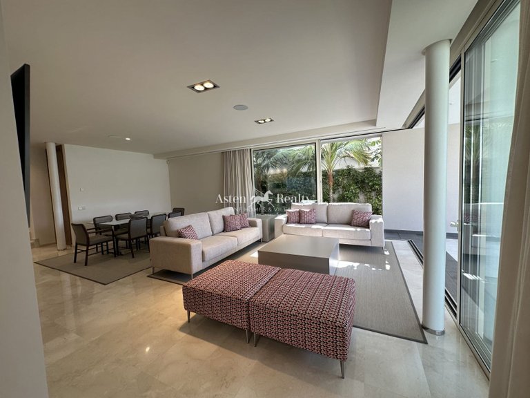 Villa for Sale in Playa De Las Américas, Tenerife 5