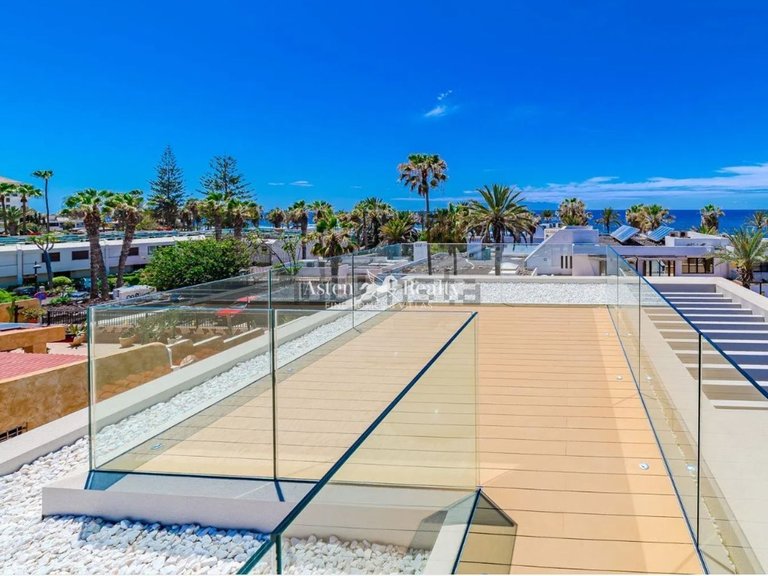 Villa for Sale in Playa De Las Américas, Tenerife 12