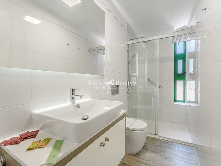 Apartment for Sale in Playa De Las Américas, Tenerife 5