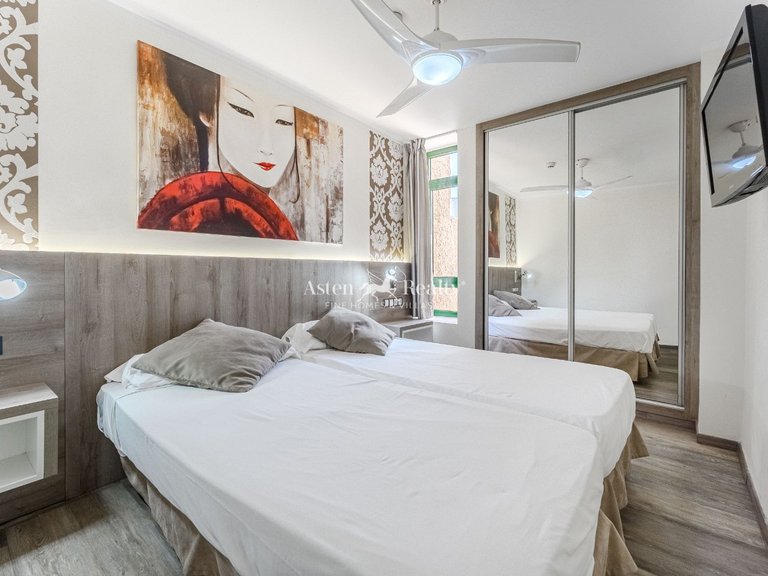 Apartment for Sale in Playa De Las Américas, Tenerife 11