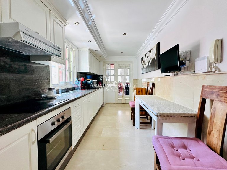 Apartment for Sale in Playa Del Duque, Tenerife 6