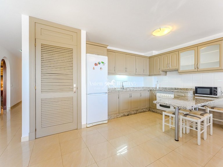 Apartment for Sale in Playa Paraíso, Tenerife 6