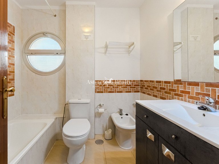 Apartment for Sale in Playa Paraíso, Tenerife 9