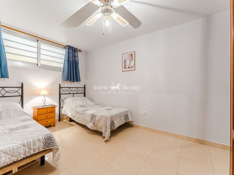 Apartment for Sale in Playa Paraíso, Tenerife 11