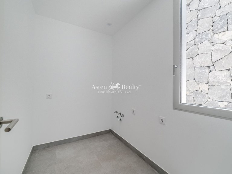 Villa for Sale in Callao Salvaje, Tenerife 18