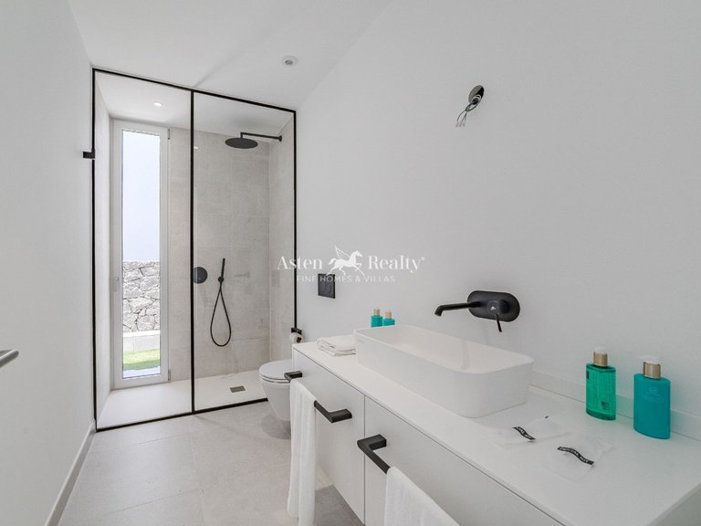Villa for Sale in Callao Salvaje, Tenerife 24
