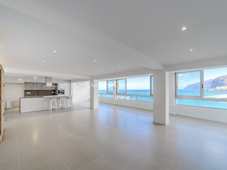 Villa for Sale in Puerto De Santiago, Tenerife 17