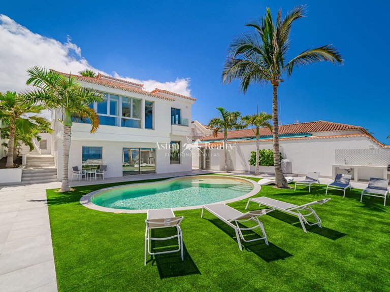 Villa for Sale in Puerto De Santiago, Tenerife 2