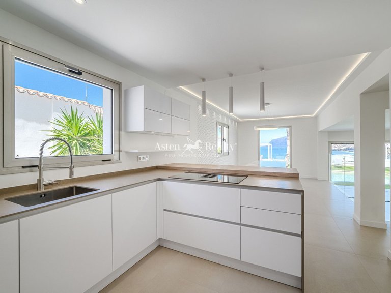 Villa for Sale in Puerto De Santiago, Tenerife 10