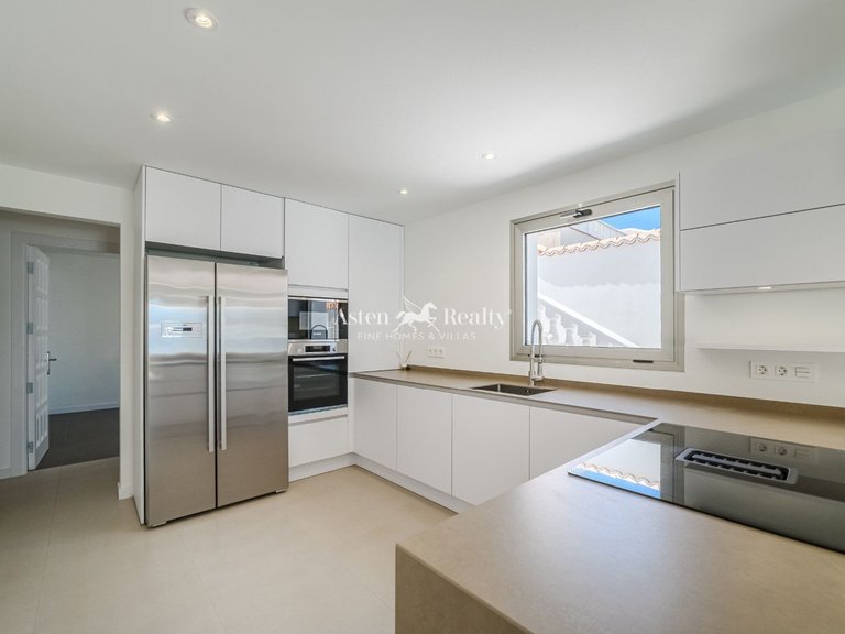 Villa for Sale in Puerto De Santiago, Tenerife 12