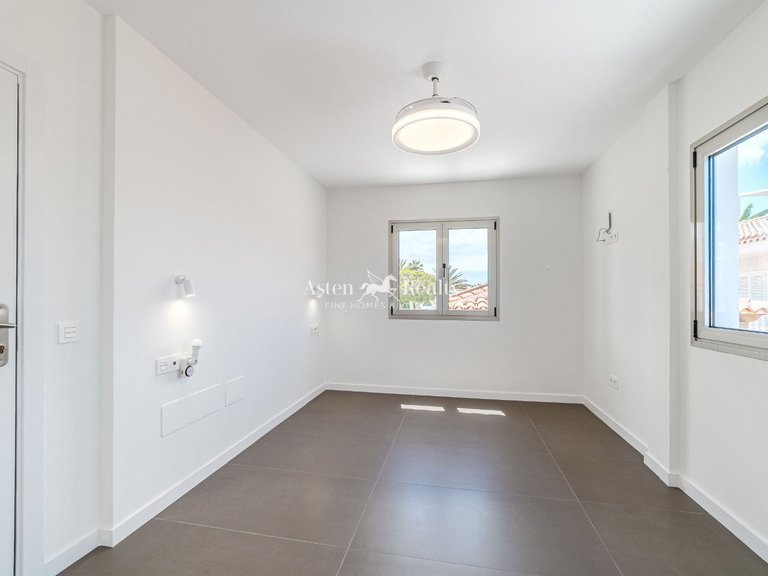 Villa for Sale in Puerto De Santiago, Tenerife 31