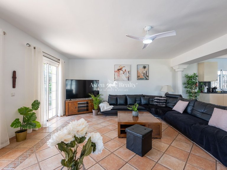 Villa for Sale in Golf Del Sur, Tenerife 3