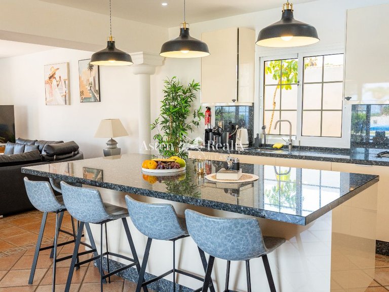 Villa for Sale in Golf Del Sur, Tenerife 6