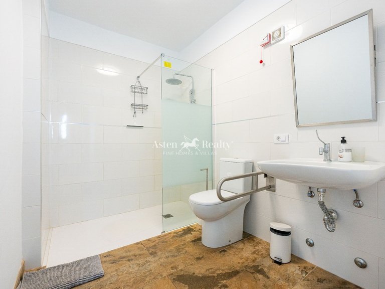 Villa for Sale in Golf Del Sur, Tenerife 8