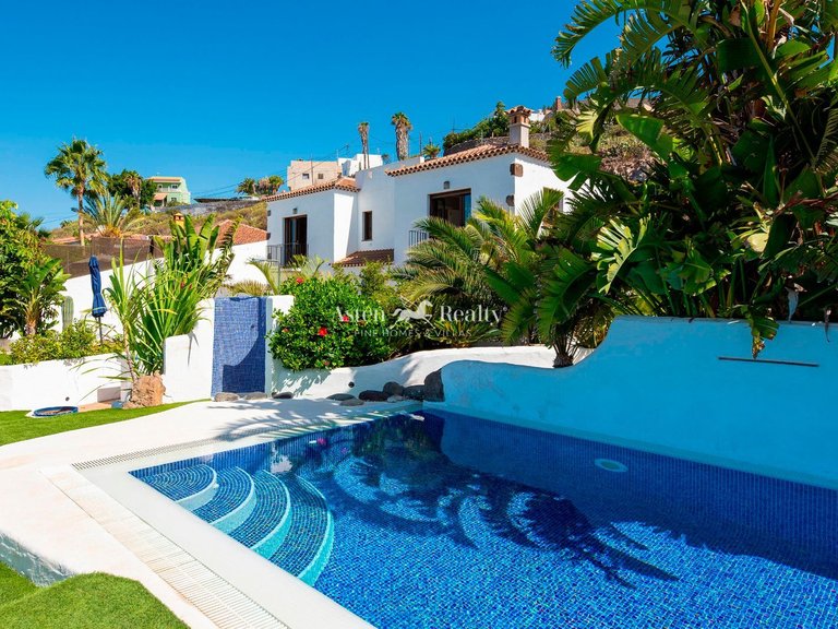 Villa for Sale in Tejina De Isora, Tenerife 4
